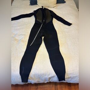 Women’s O’Neill Epic 3:2 wetsuit for diving, surfing, snorkeling, etc.